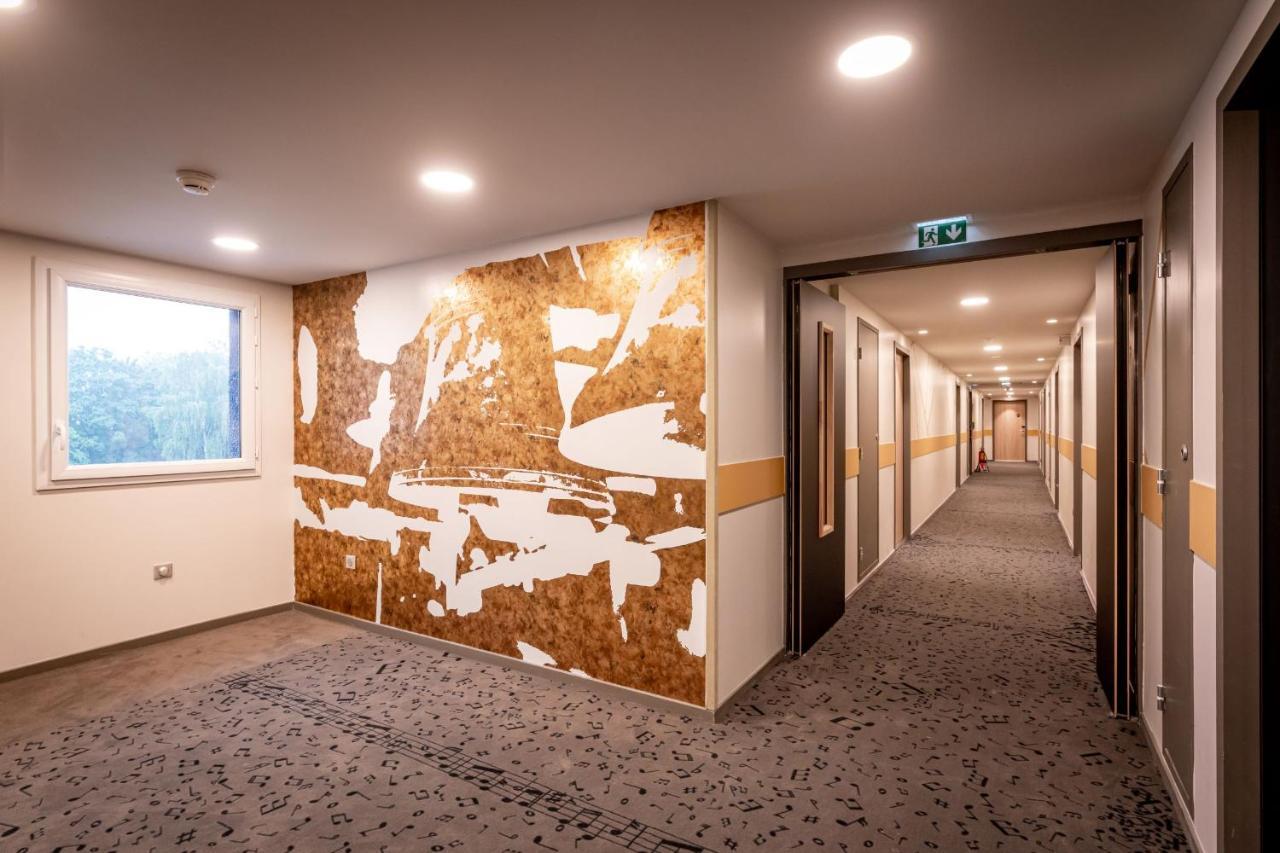 Ibis Styles Valenciennes Petite Foret Экстерьер фото